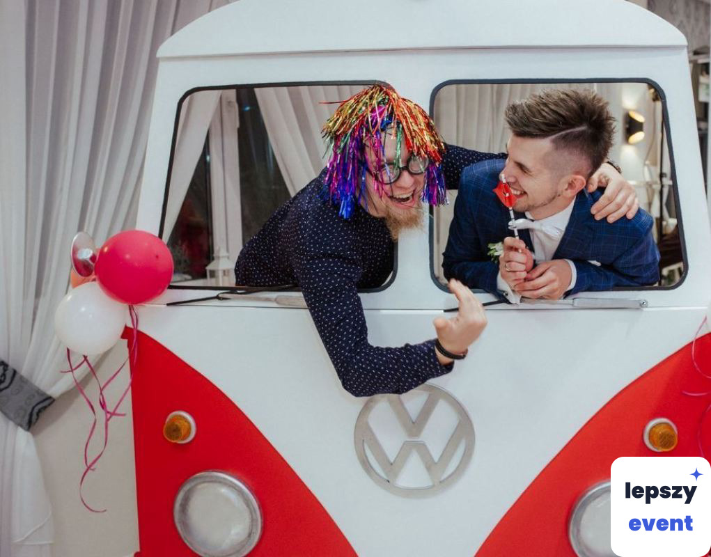 Unikatowa atrakcja eventowa | VW T1 "Ogórek" + zestaw gadżetów — zdjęcie 4