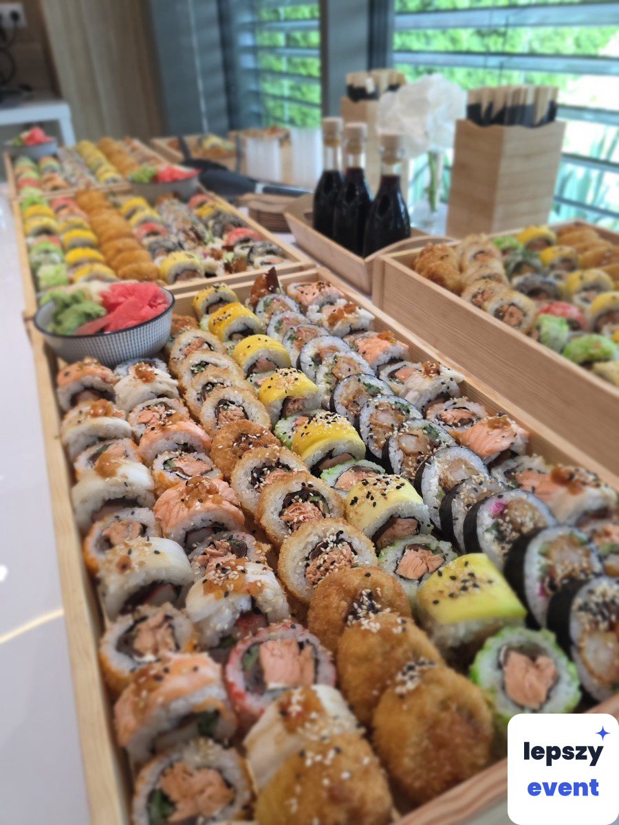 Mobilny sushi master i pokaz kulinarny | Live Sushi & Lody Tajskie — zdjęcie 11