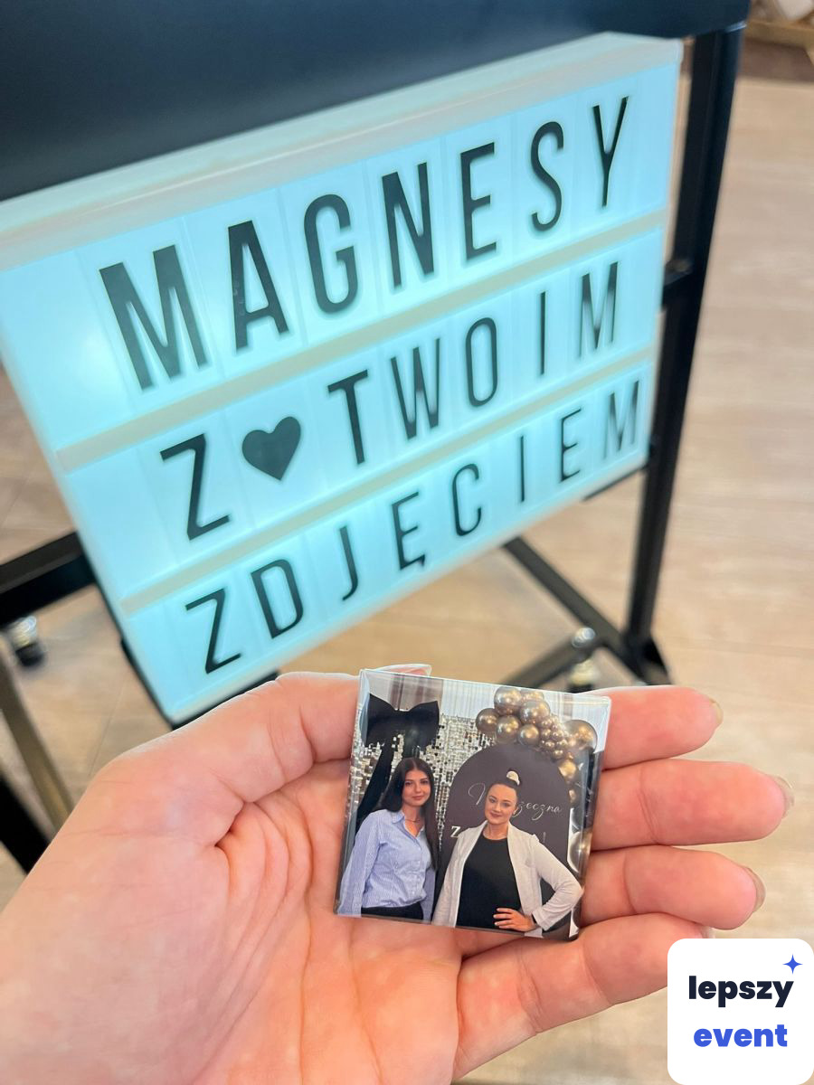 Magnesy pamiątkowe tworzone podczas eventu | magnetyczni - fotomagnesy na żywo — zdjęcie 9